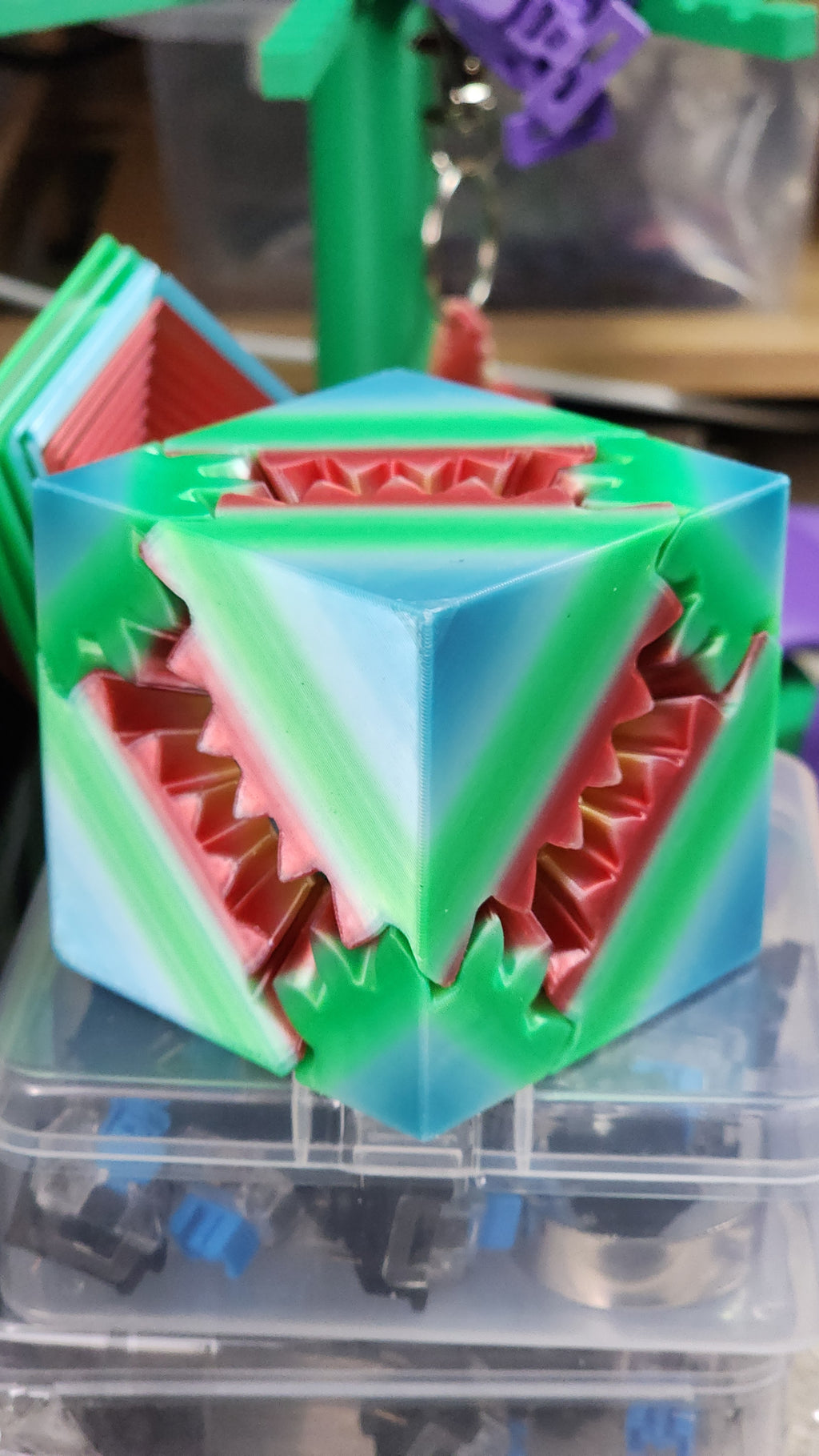 Fidget Toy - Gear Cube - Green.Brown 001
