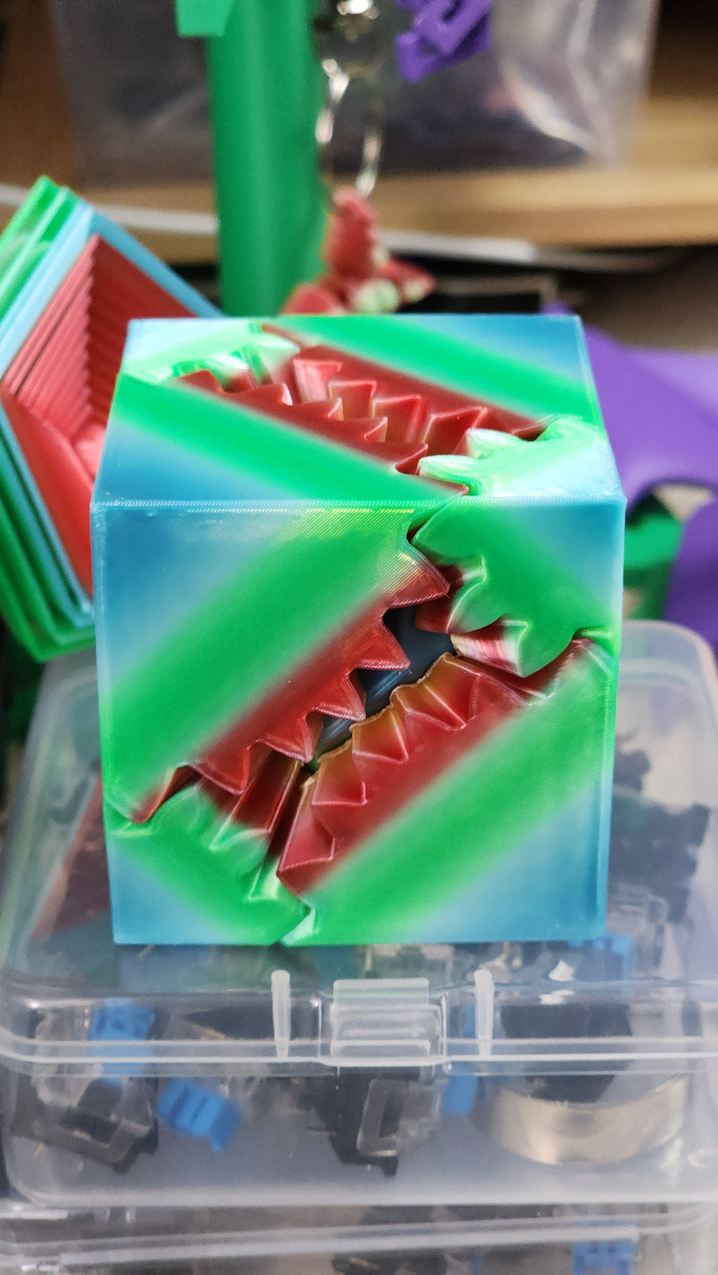 Fidget Toy - Gear Cube - Green.Brown 001